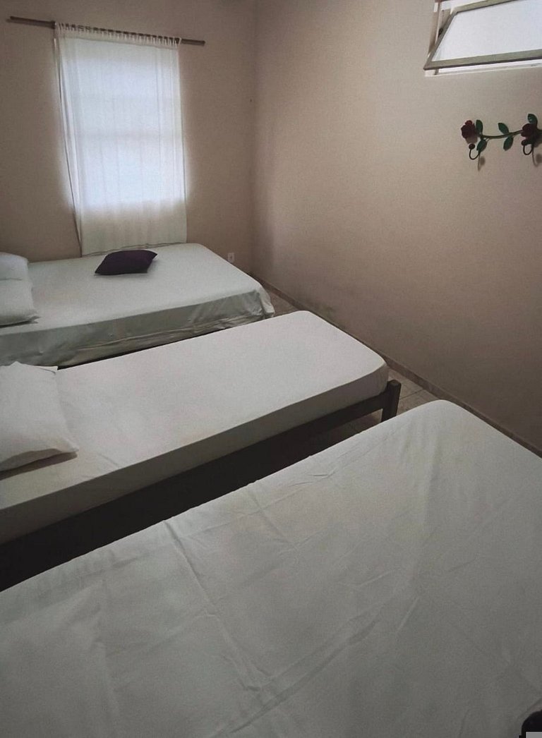 Casa grupo c/ 3 suítes no centro de Lavras Novas