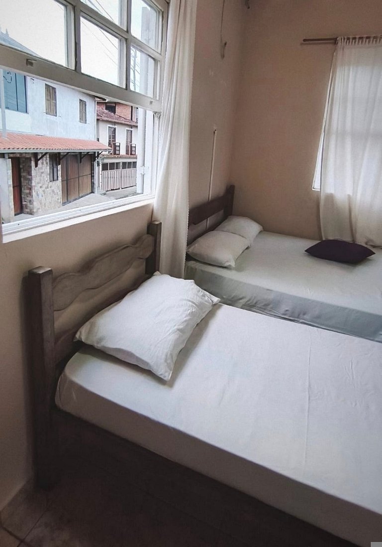 Capacidade até 8 pessoas no centro de Lavras Novas