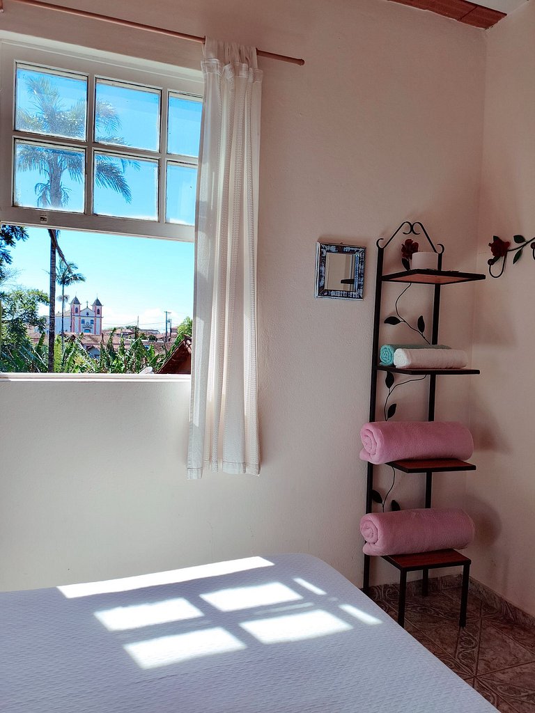 Suíte casal com vista pra Igreja - Lavras Novas MG