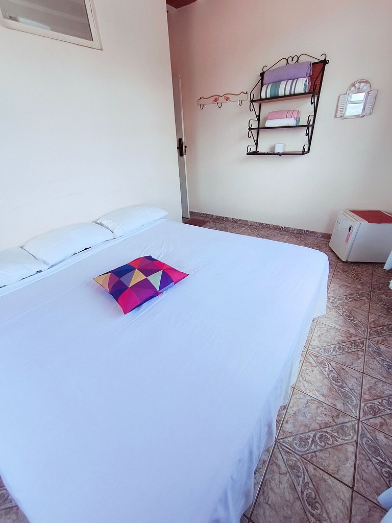 Suíte casal com cama King Size em Lavras Novas MG