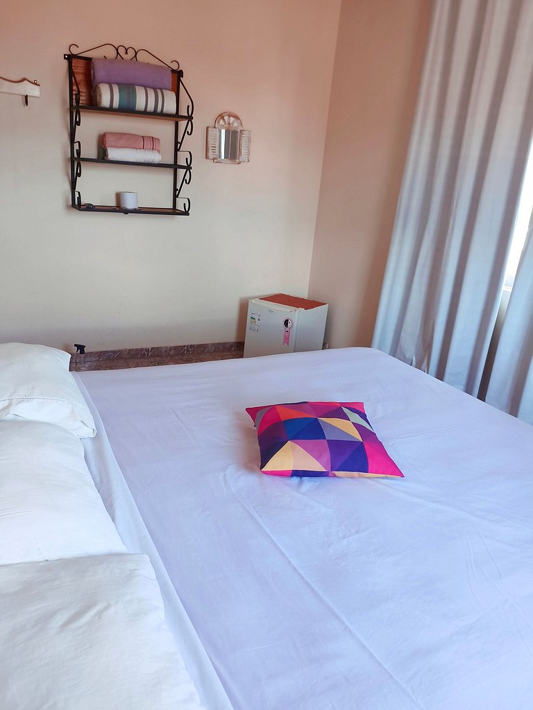 Suíte casal com cama King Size em Lavras Novas MG