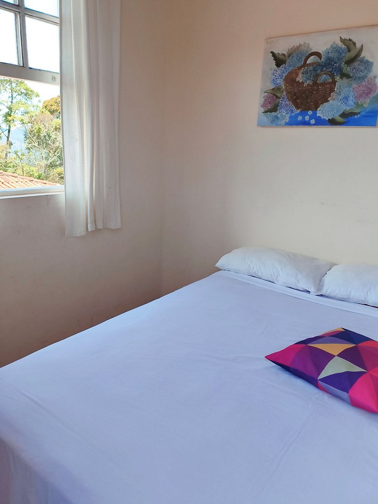 Suíte casal com cama King Size em Lavras Novas MG