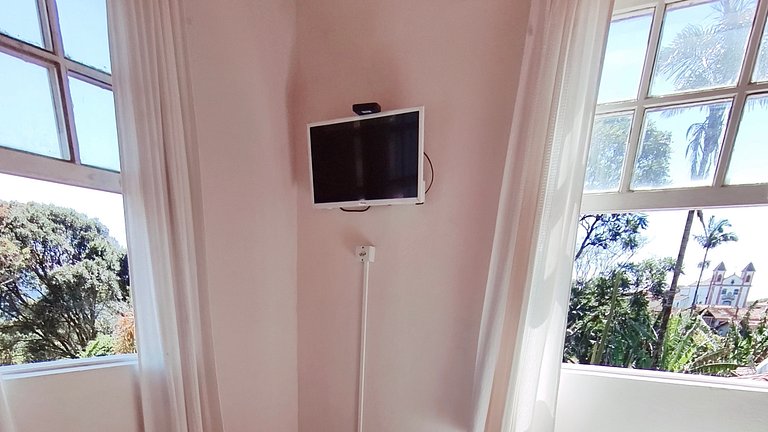 Suíte casal com vista pra Igreja - Lavras Novas MG