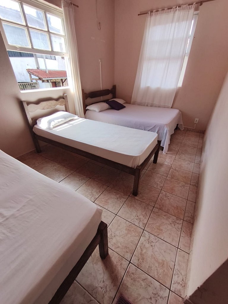 Capacidade até 8 pessoas no centro de Lavras Novas