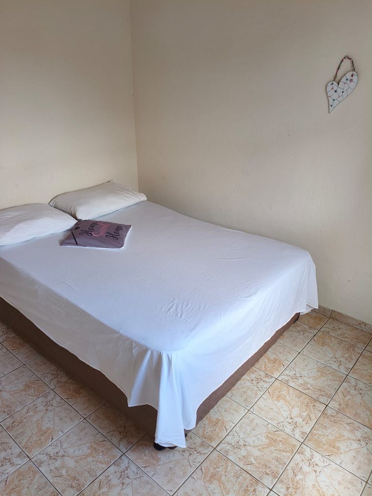 Capacidade até 8 pessoas no centro de Lavras Novas