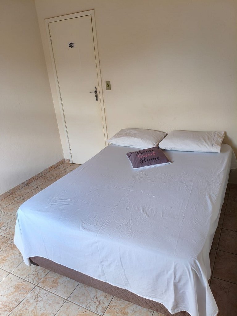 Capacidade até 8 pessoas no centro de Lavras Novas