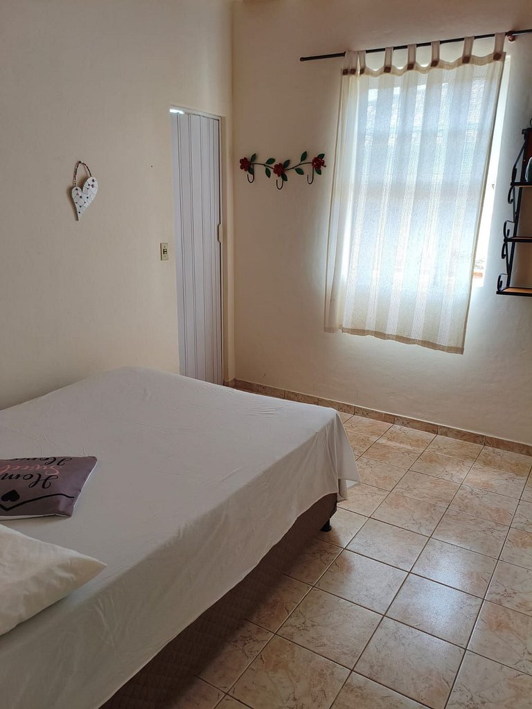 Capacidade até 8 pessoas no centro de Lavras Novas