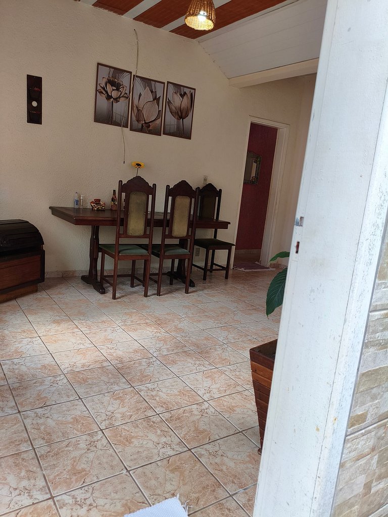 Capacidade até 8 pessoas no centro de Lavras Novas