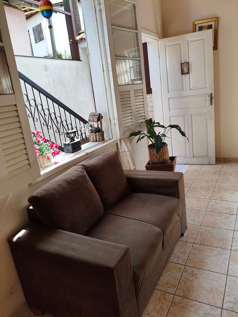 Capacidade até 8 pessoas no centro de Lavras Novas