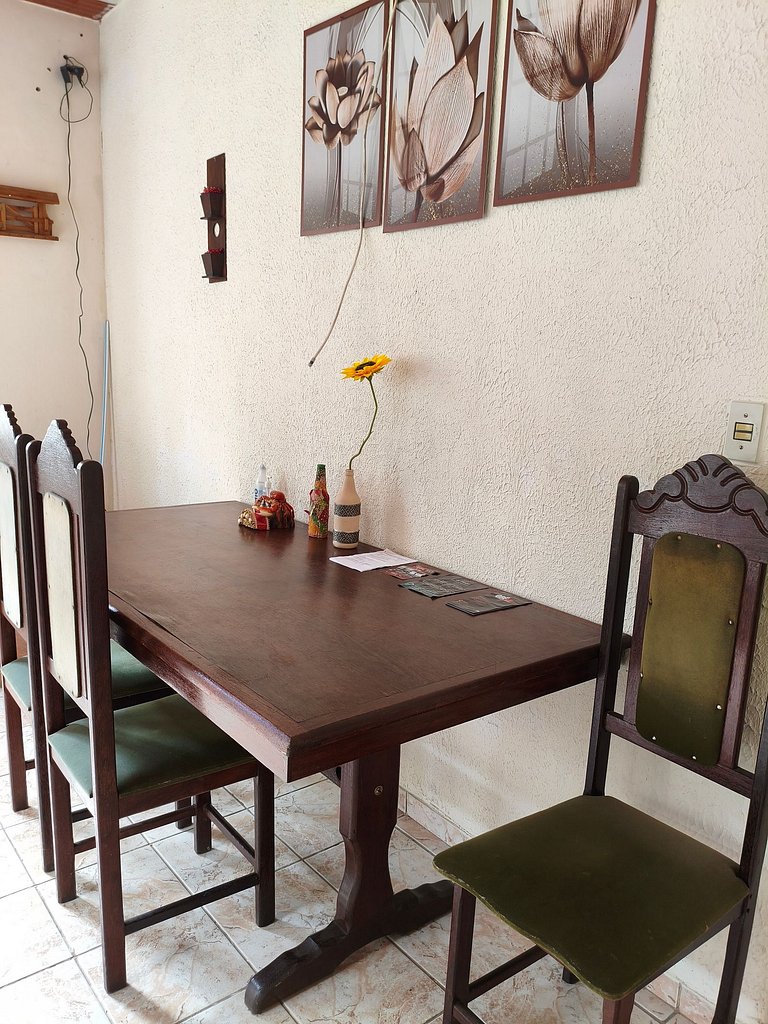 Capacidade até 8 pessoas no centro de Lavras Novas